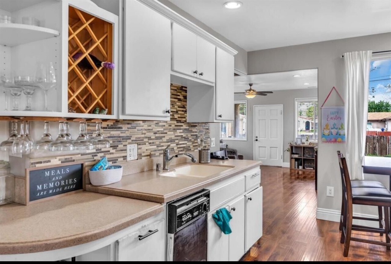 Kitchen - 529 S Sunshine Ave