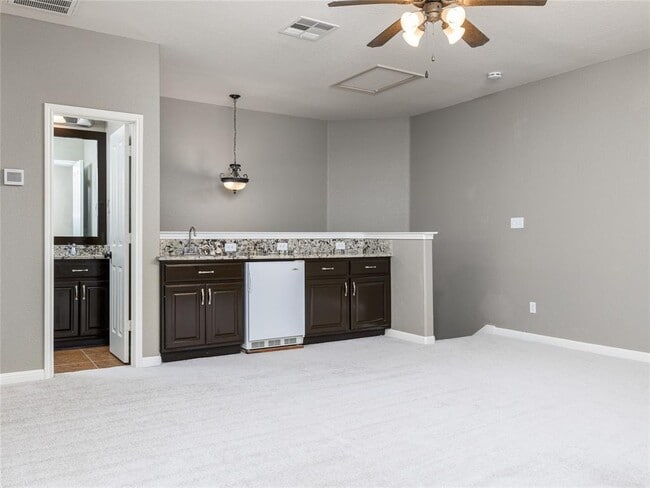 Building Photo - 15620 Echo Hills Dr