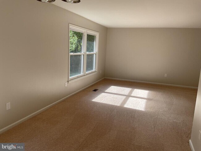 Building Photo - 8904 Grass Valley Ct