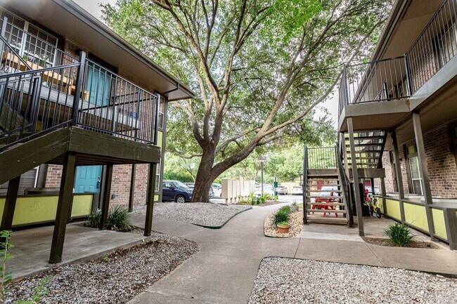 Primary Photo - Beautiful and Cozy 1 Bedroom 1 Bathroom Ho...