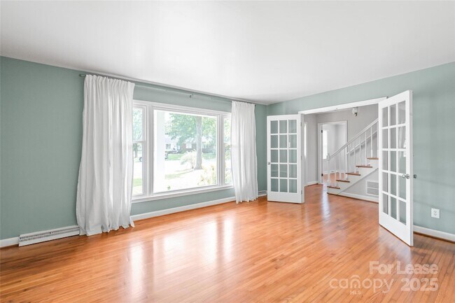 Building Photo - 5001 Vescova Ct