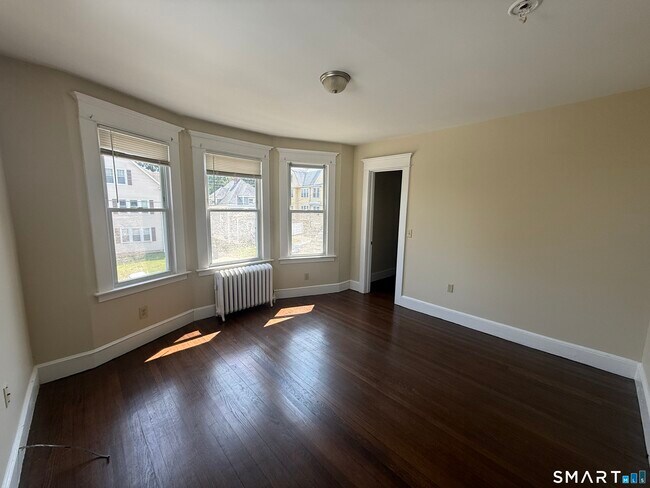Building Photo - 49 Fairfield St