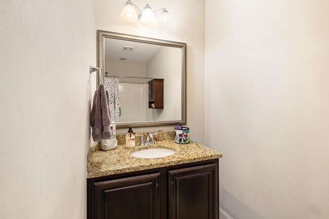 Building Photo - 575 Curlew Cir