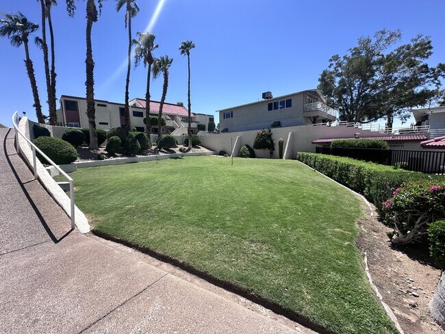 Building Photo - 441 Moser Ave