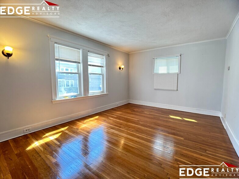 Building Photo - 90 Beechcroft St