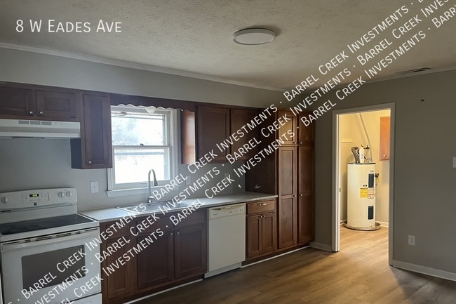 Building Photo - 8 W Eades Ave