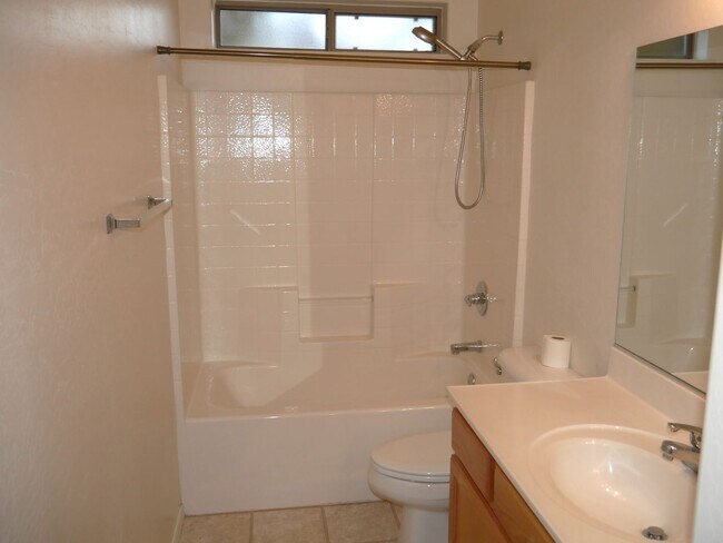 Building Photo - 3 Bedroom home in Granville