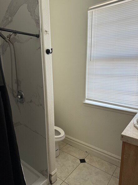 Building Photo - 31195 Lone Tree Rd