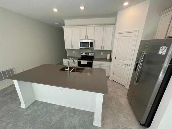 Building Photo - 4231 Green Gables Pl