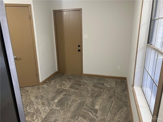 Building Photo - 16 West St