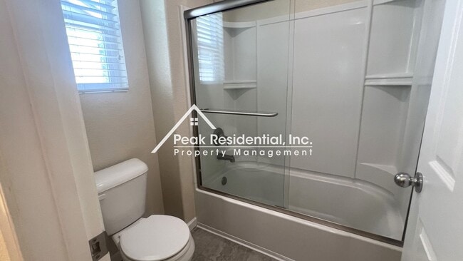 Building Photo - Updated 3bd/2.5ba Home near Cosumnes River...