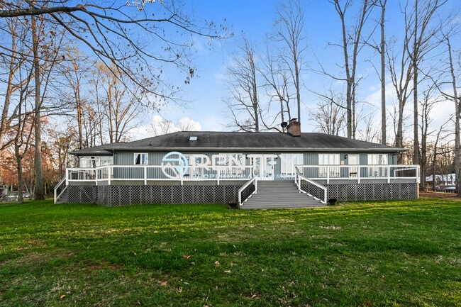 Building Photo - 123 Tiger Ln