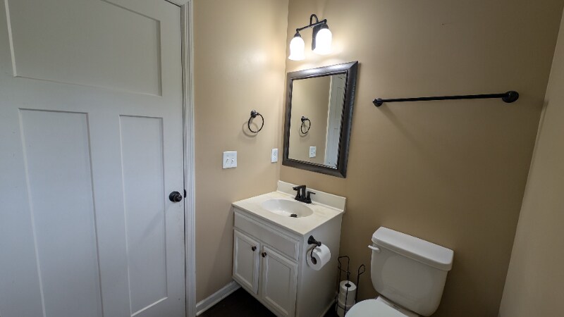 Building Photo - 2568 Vierling Dr E