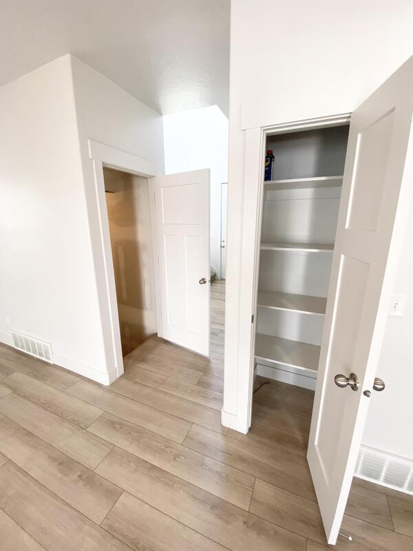 Building Photo - 521 N 20 W