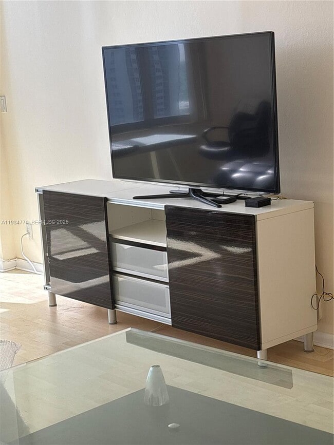 Building Photo - 1825 S Ocean Dr