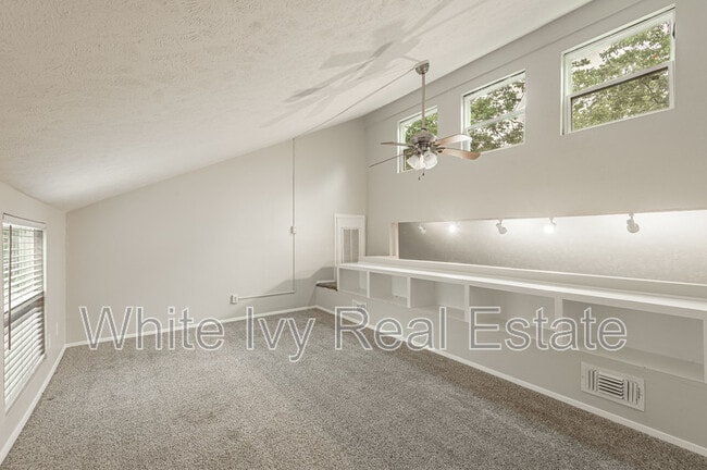 Building Photo - 26620 Primrose Ct