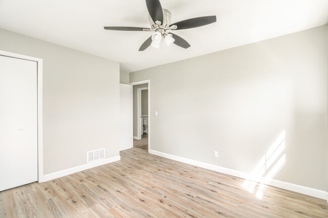 Building Photo - 206 Bowers Cir