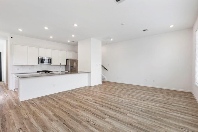Building Photo - 21118 Rio San Jose Ct