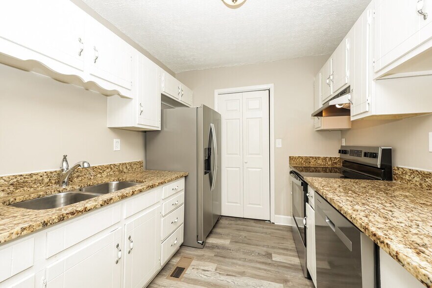 Building Photo - 111 Ridgeview Ct