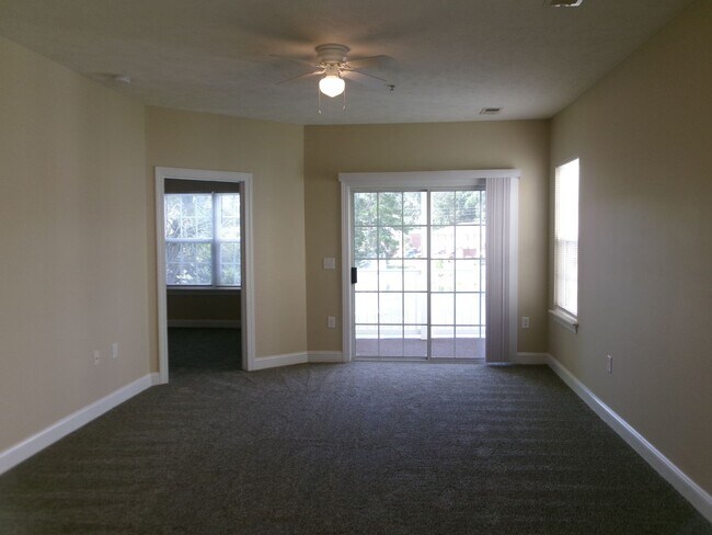 Building Photo - 110 Fountain Pointe Ln