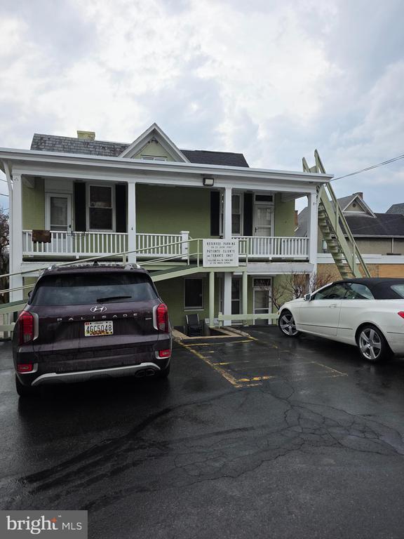 Building Photo - 203 Greene St