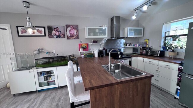 Building Photo - 10835 NW 7th St