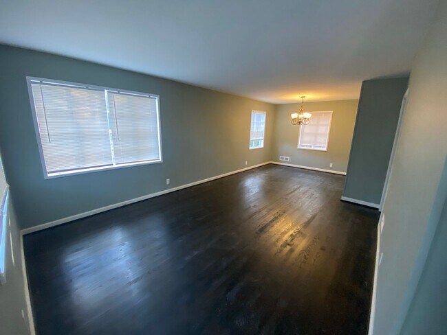 Building Photo - October Special!! Reduced Rent! Move In special- First Months Rent Free! Terms Apply! Call Today~