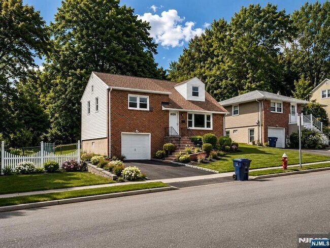 Building Photo - 432 Hamilton Pl