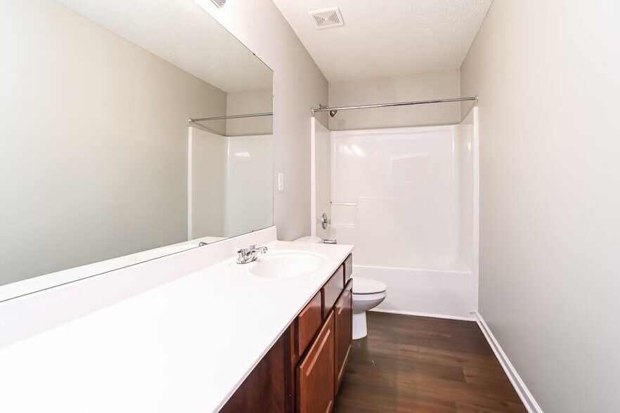 Building Photo - 2739 Highland Park Dr