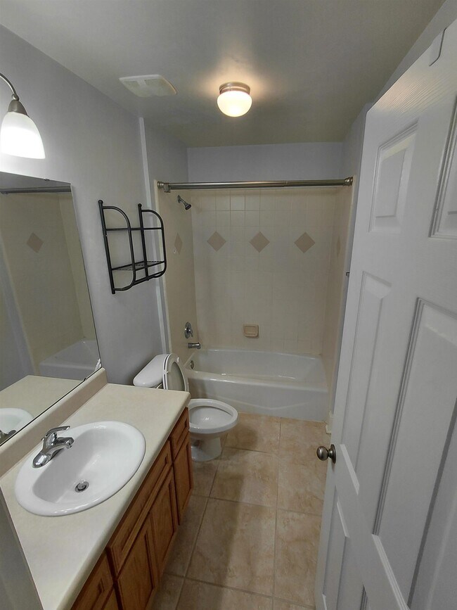 Building Photo - 2633 Fenwood Ct