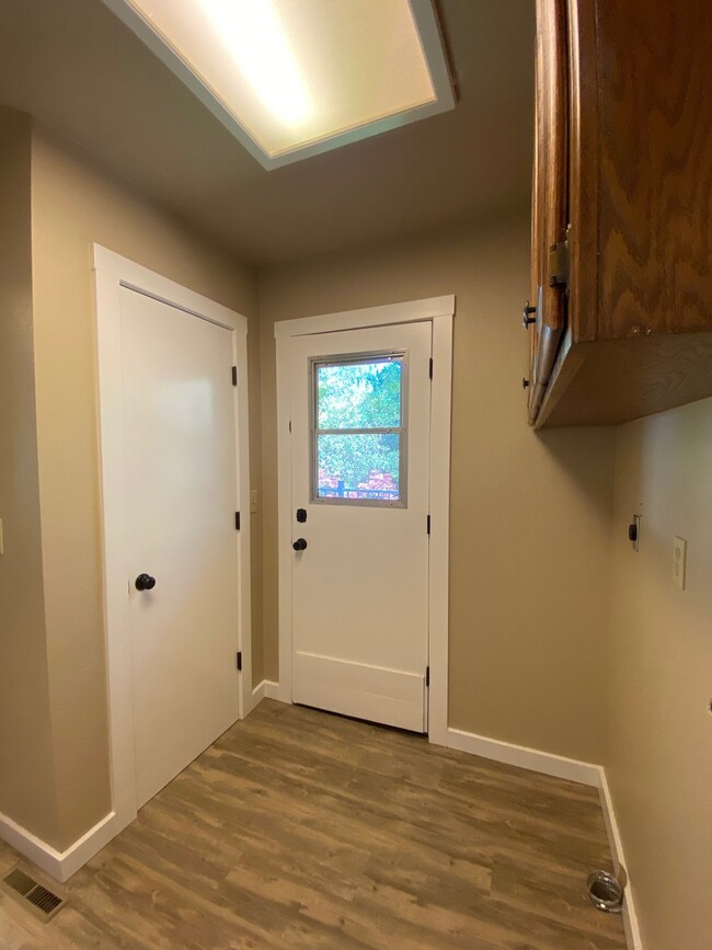 Building Photo - 10959 Alta Sierra Dr