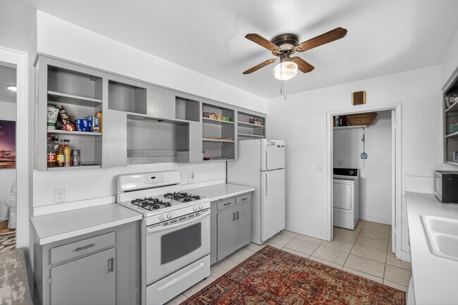 Building Photo - 237 Avenida Montalvo