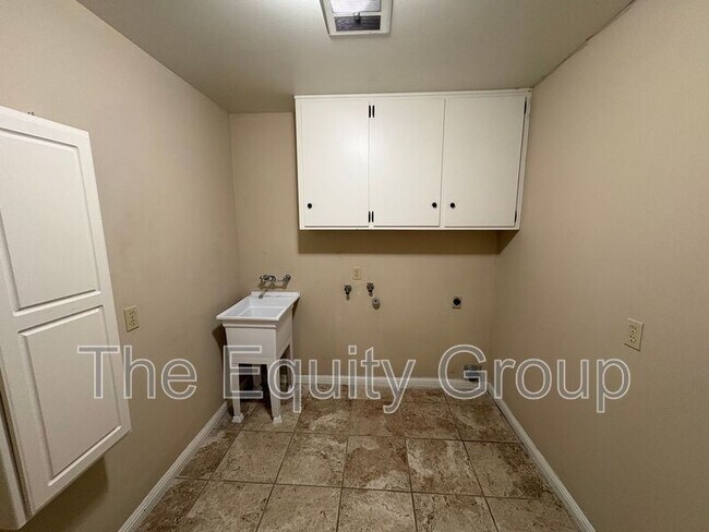 Building Photo - 445 N O'Farrell Ct