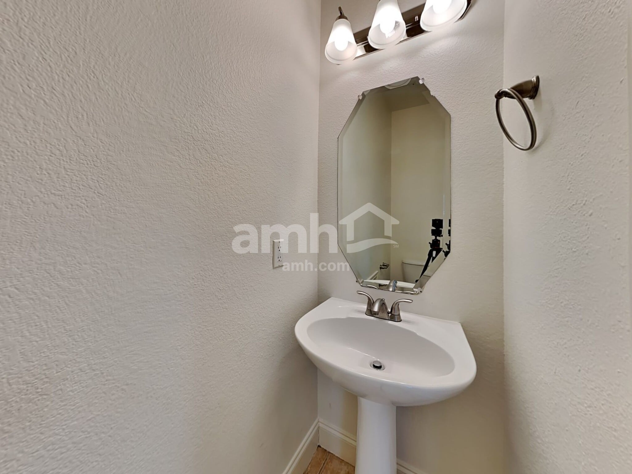 Building Photo - 1715 Ash Ln