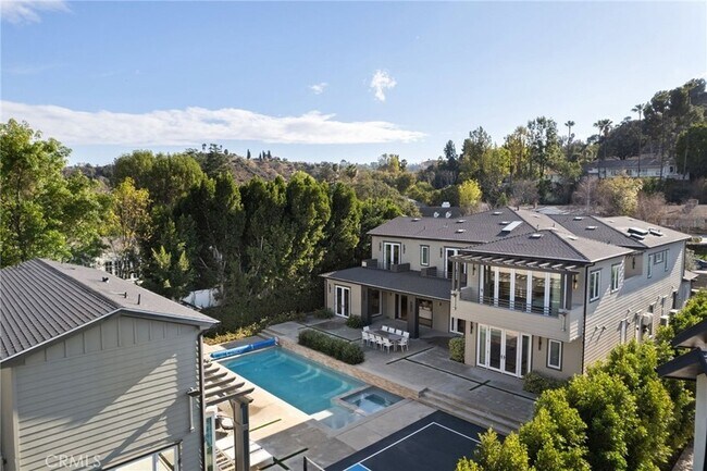 Building Photo - 15547 Valley Vista Blvd