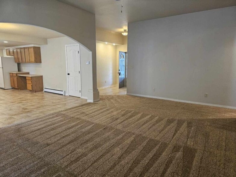 Building Photo - 2492 E Harbor Cir