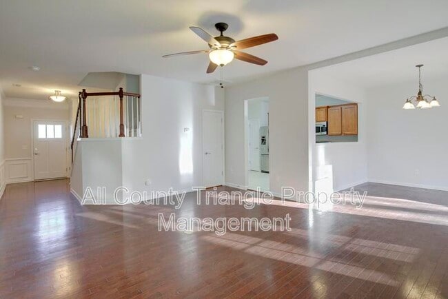 Building Photo - 408 Dyersville Dr