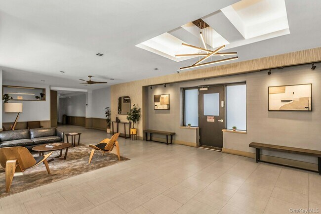 Building Photo - 67-25 Clyde St