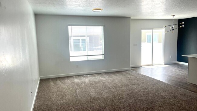 Building Photo - 3579 Cornfield Dr