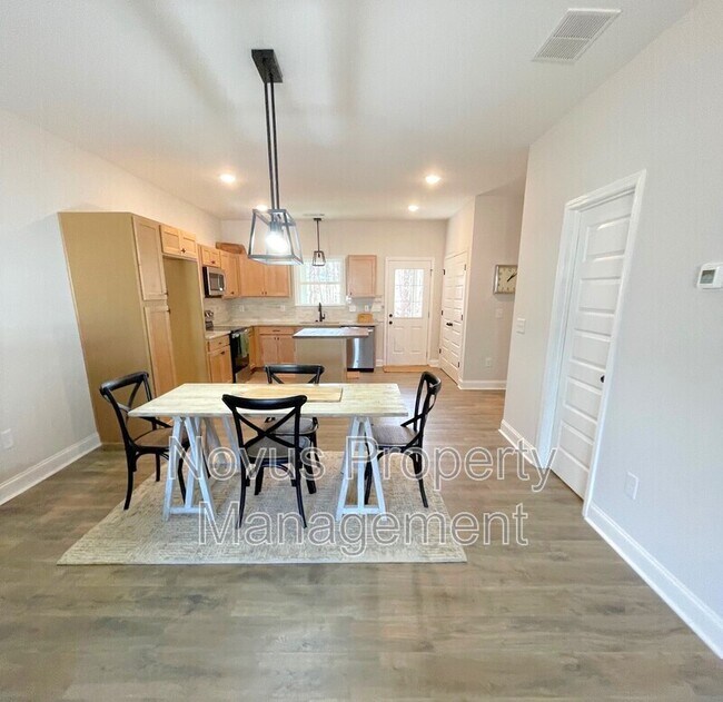 Building Photo - 111 Crestpoint Rd