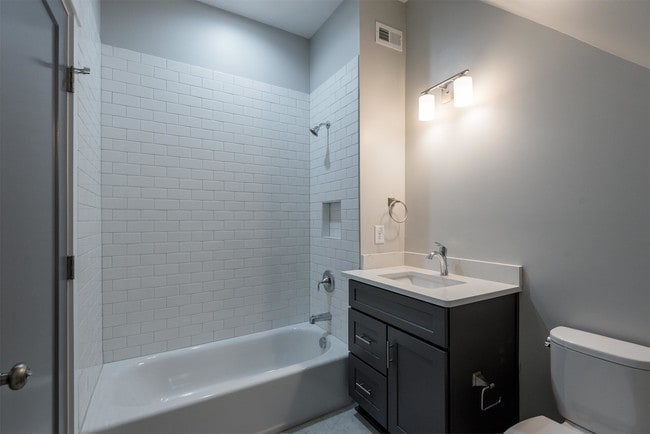 Building Photo - 3 Sanctuary Ct