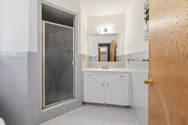 Building Photo - 7215 Alderney Dr
