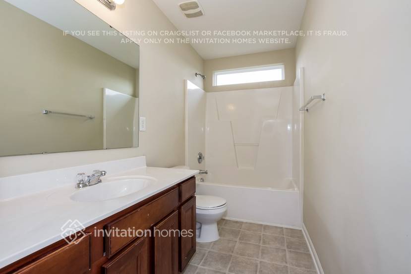 Building Photo - 16411 Austringer Pl