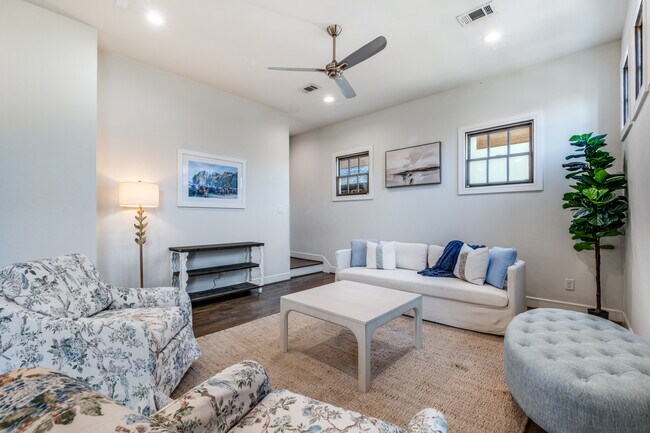 Building Photo - 5073 Gaston Ave