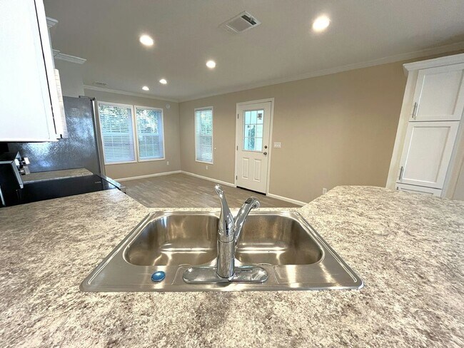 Building Photo - 5480 Ryegrass Ct