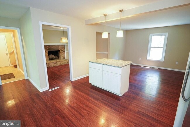 Building Photo - 5679 Anchor Pl