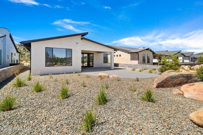 Building Photo - Beautiful Home in a Stunning 55+ Community...