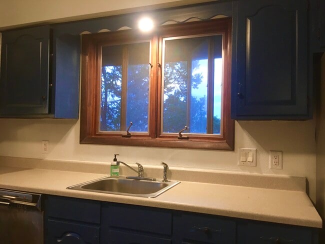 Building Photo - 738 S Watermelon Dr