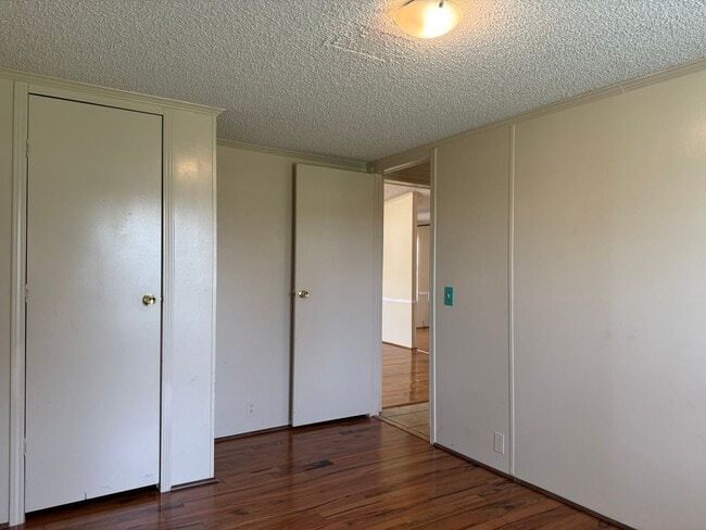 Building Photo - Three Bedroom Doublewide in Claremont