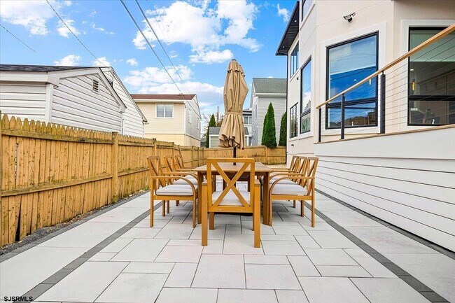 Building Photo - 31 Seaside Ct